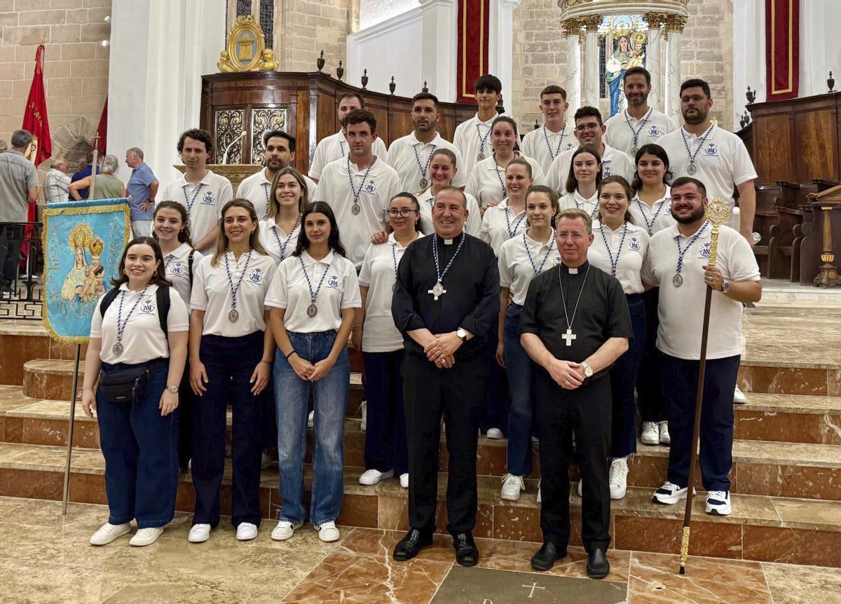 Foto de grup. |  | PORTADORS SANTA MARIA