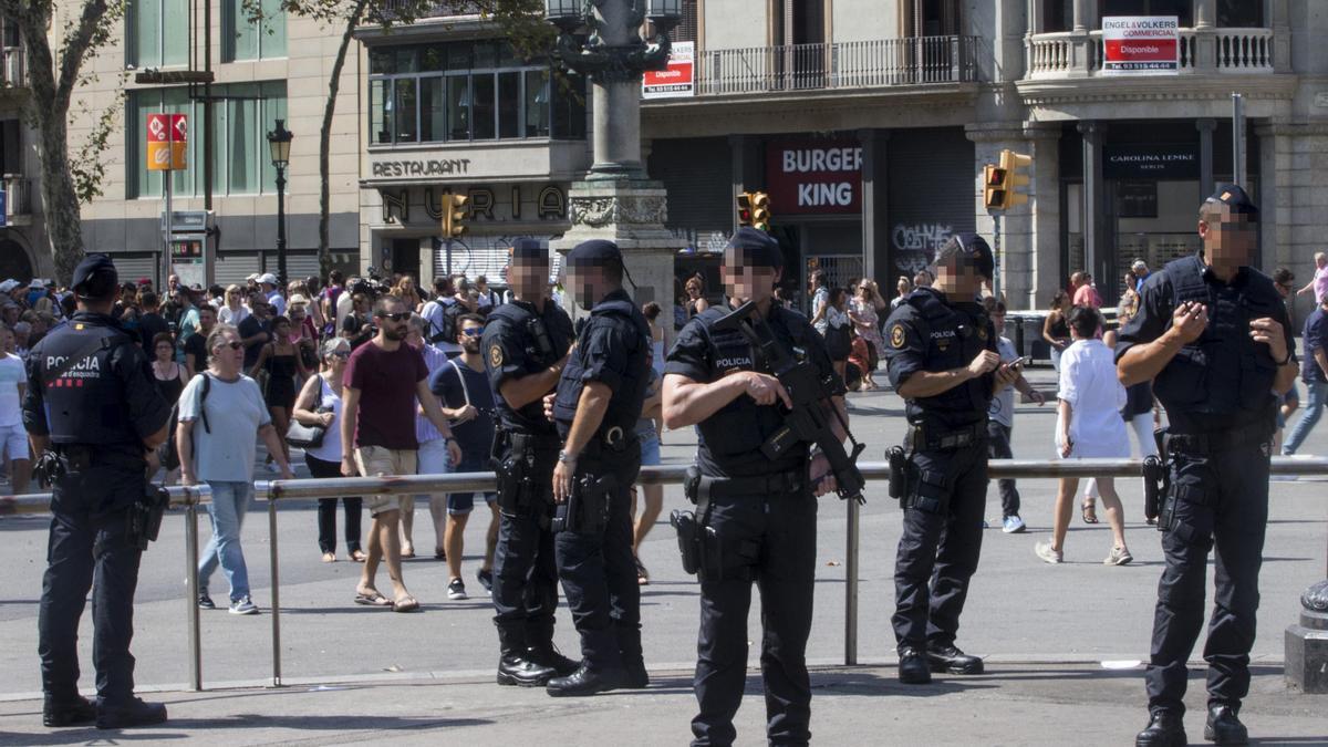 Vigilancia policial tras el atentado de Las Ramblas de Barcelona