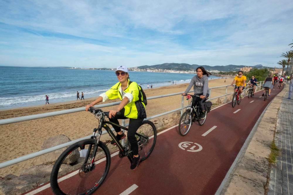 Los mallorquines vuelven a las calles para hacer deporte y pasear