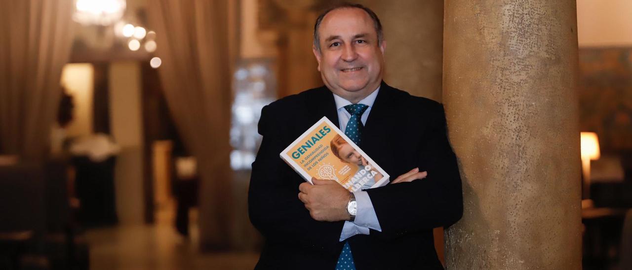 Fernando Alberca de Castro, con su nuevo libro.