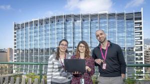 Núria, Ana i Francesc, tres talents tornats a Barcelona per AstraZeneca: «Mai m’hauria imaginat en una farmacèutica, però em sento útil»