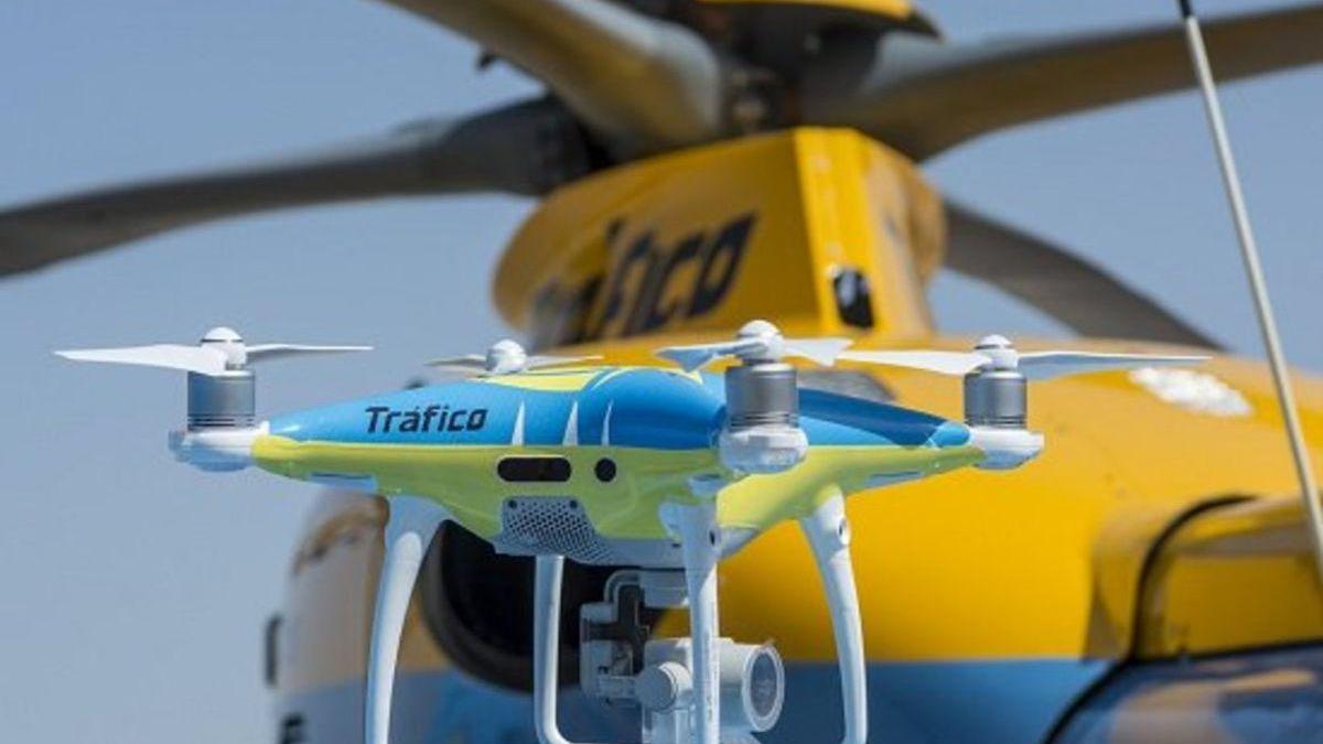 El dron de Tráfico ya sobrevuela y multa en las carreteras de Córdoba