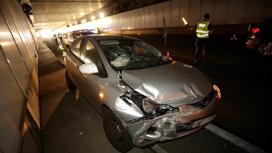 Tres coches implicados en una colisión por alcance en el túnel de los Omeyas