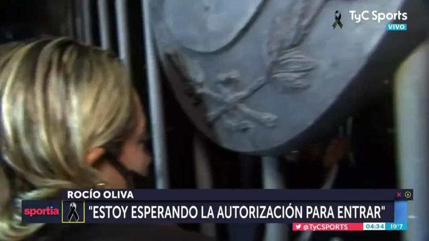 Rocío Oliva, la ex de Maradona, desesperada a las puertas del velatorio