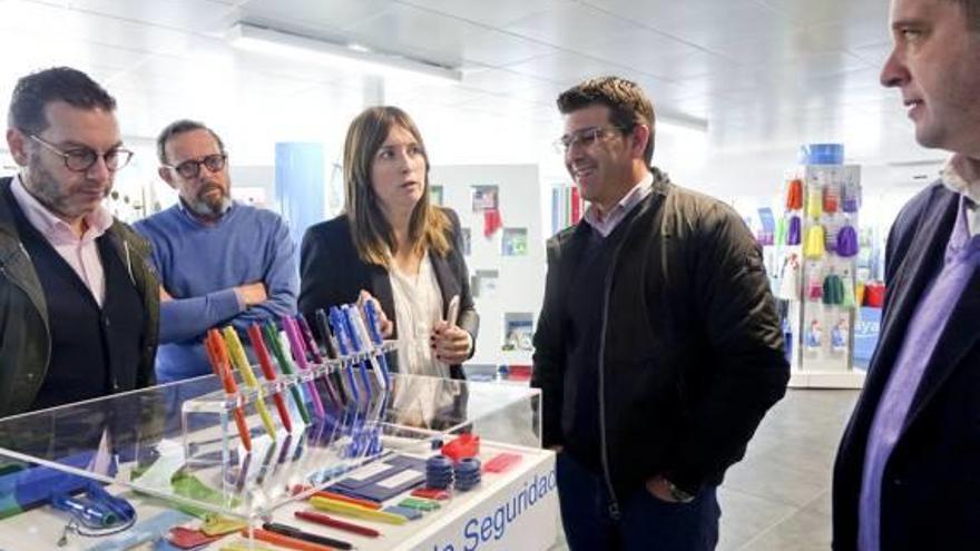 Rodríguez visita una empresa de limpieza doméstica