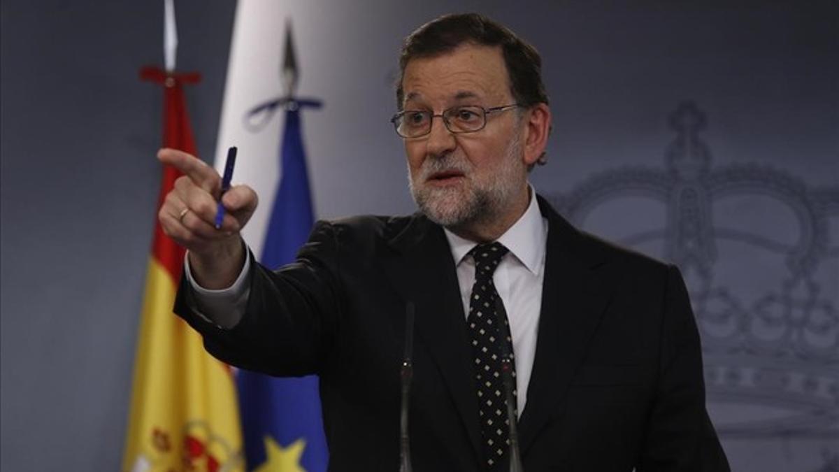 El presidente del Gobierno en funciones, Mariano Rajoy, esta tarde en rueda de prensa.