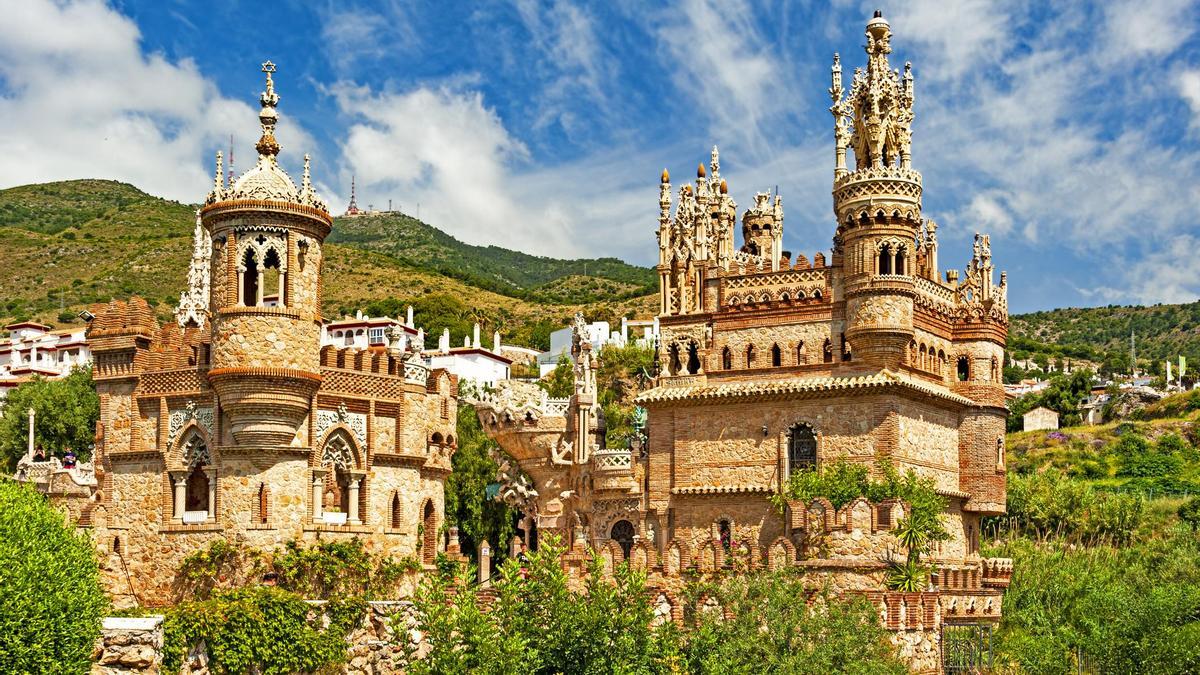 Es uno de los castillos más curiosos de España y, aunque parezca antiguo, tiene menos de 40 años