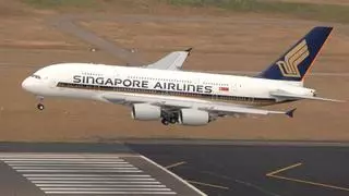 Un pasajero muere en un vuelo de Londres a Singapur afectado por fuertes turbulencias