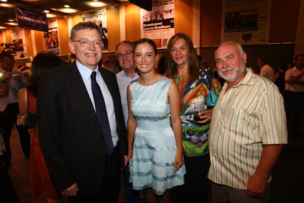 Ximo Puig, junto a la reina de las fiestas de Castelló.