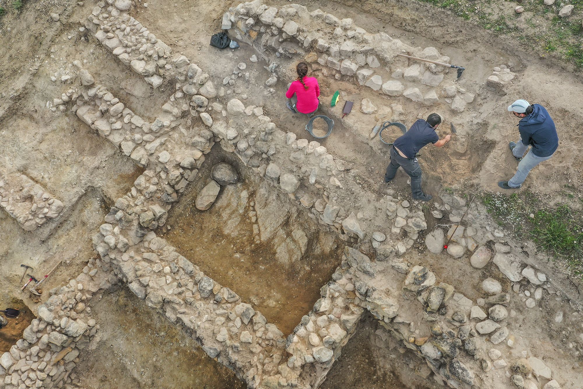 Excavaciones arqueológicas en el yacimiento de Los Saladares