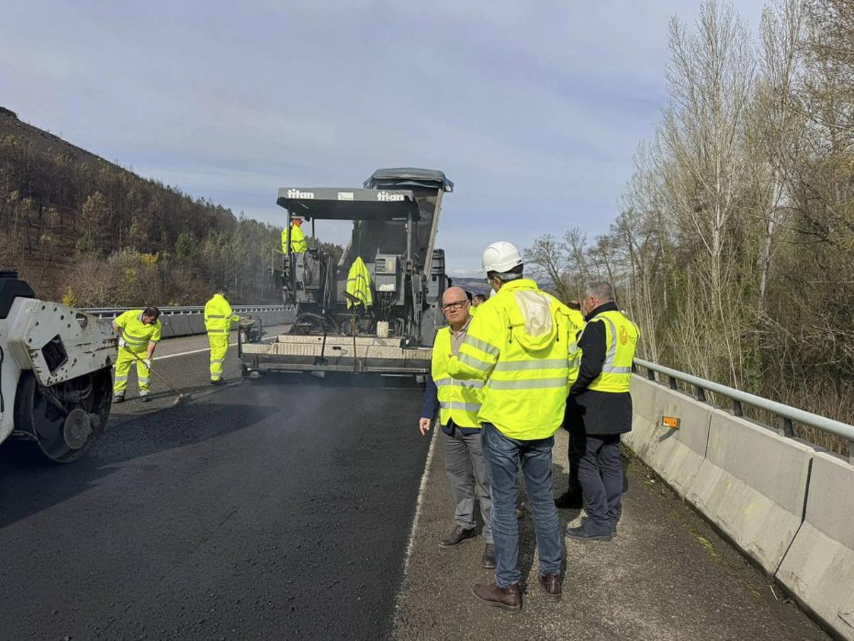 Santos, supervisando las obras en Verín. | FDV