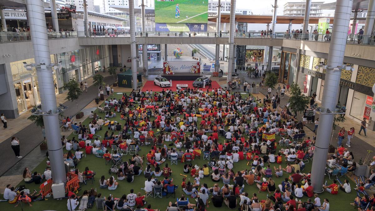 Ambiente en el C.C. Alisios en el Portugal-España