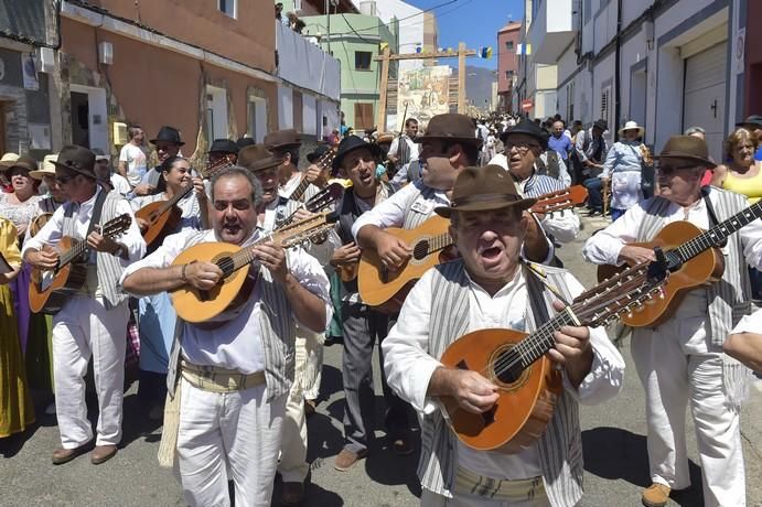 VI Romeria ofrenda San José Obrero, en el Cruce ...