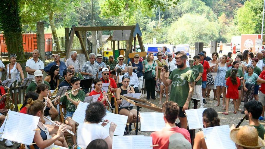 A Carixa cierra el cartel de sus fiestas del 14 de agosto