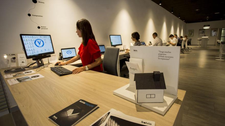 Interior de una oficina de Solvia en València.