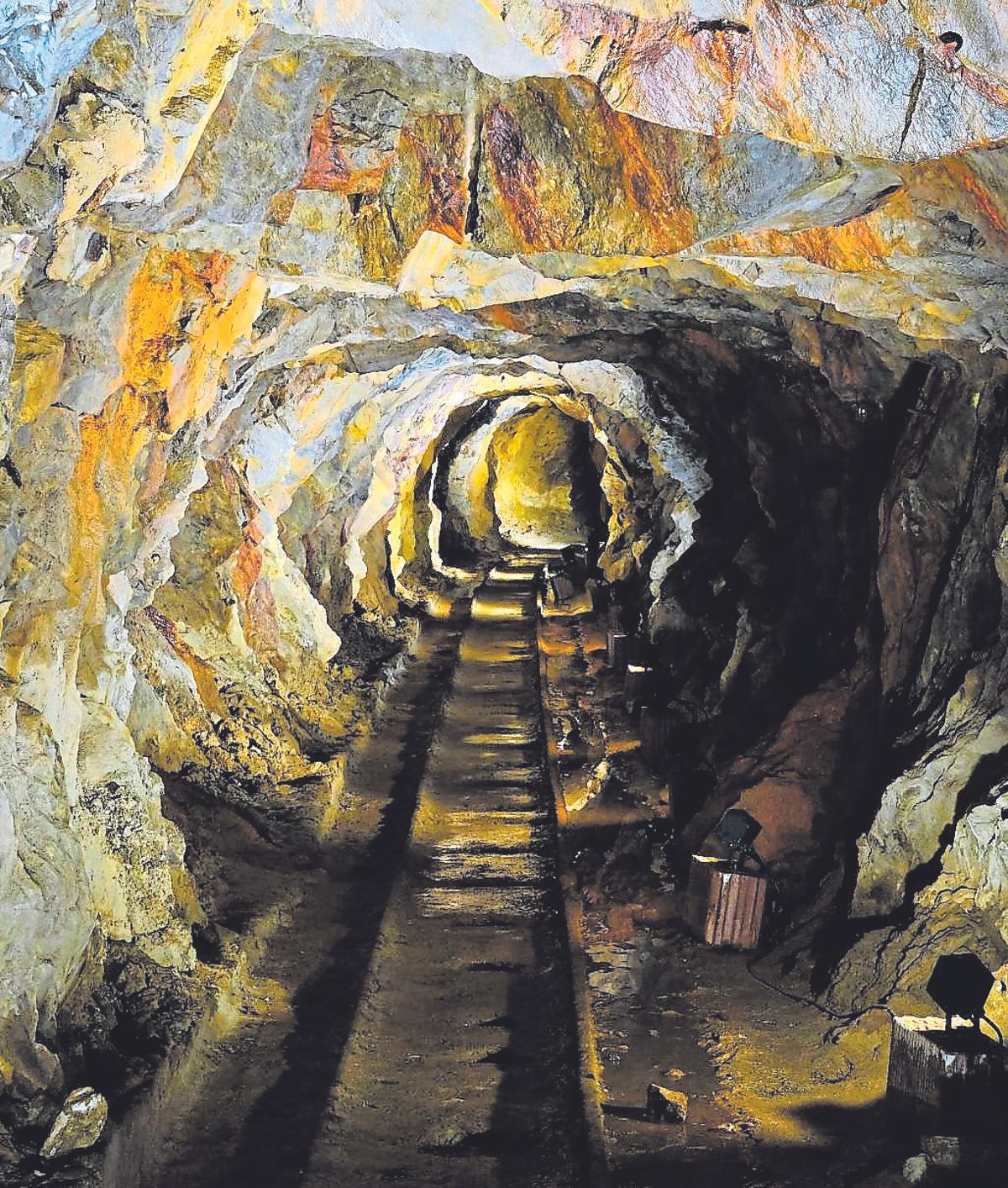 La Mina d’En Negrín, a la Vajol, ubicació escollida pel govern republicà per a amagar-hi obres d'art durant la Guerra Civil espanyola.