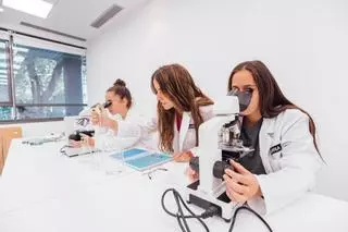 L’FP guanya terreny a Catalunya: més dones en els cicles superiors tecnològics i gairebé 1.000 noves places a Barcelona