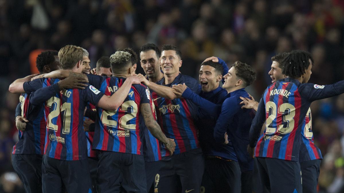 Los jugadores azulgrana  celebrando el triunfo