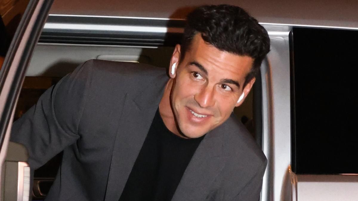 Mario Casas se moja y habla de Álvaro Muñoz Escassi (roneito de Sheila, su hermana)