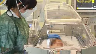 La "vacuna" contra la bronquiolitis se pondrá primero a los bebés de riesgo y a los más pequeños