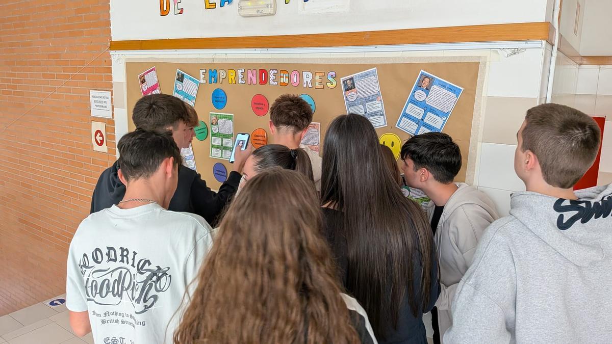 El IES Ítaca celebra la Semana de la Educación Financiera 2025 con talleres, juegos y aprendizaje práctico