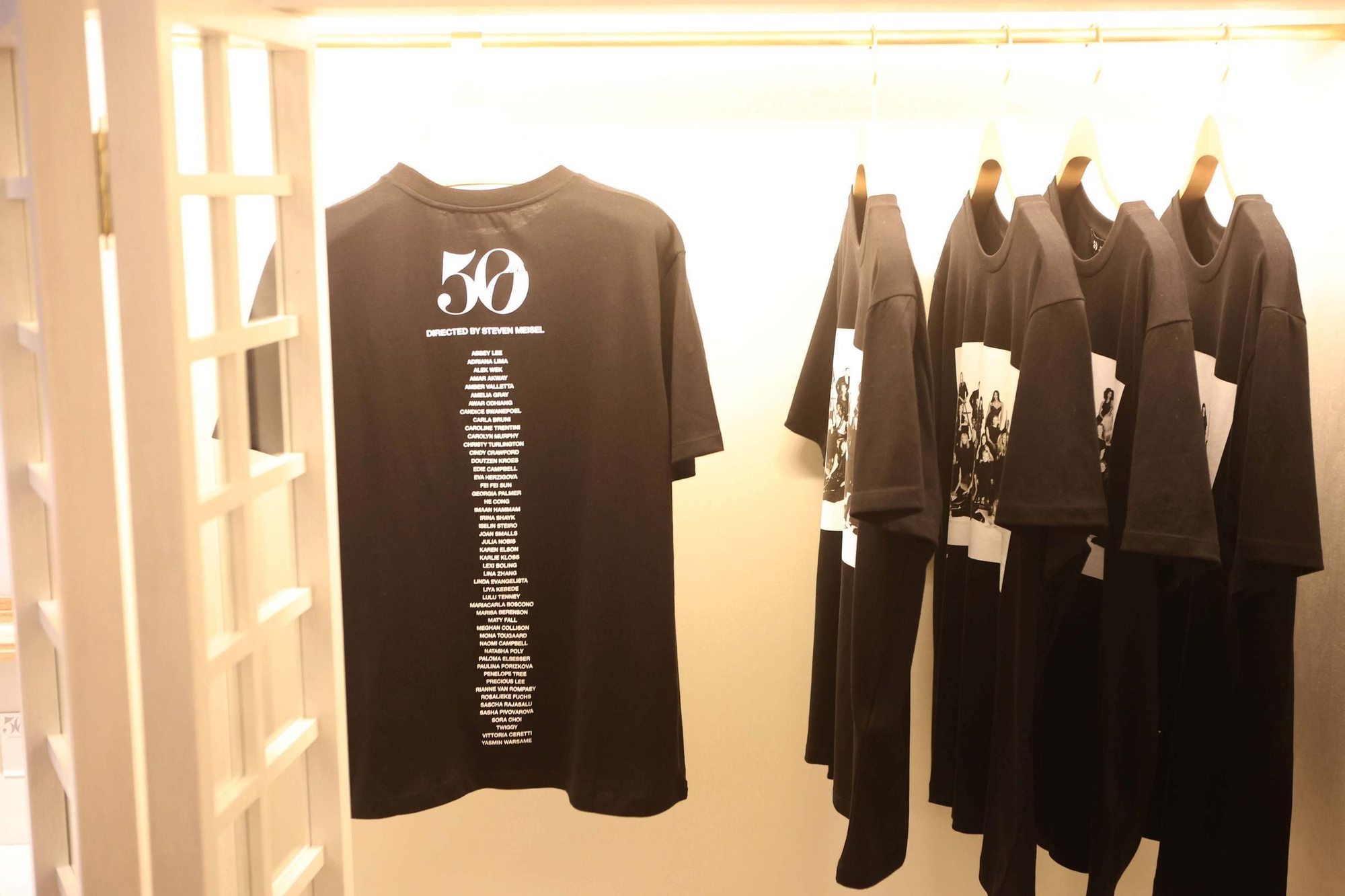 Reinauguración de la primera tienda de Zara: un homenaje a la Marina y una colección exclusiva