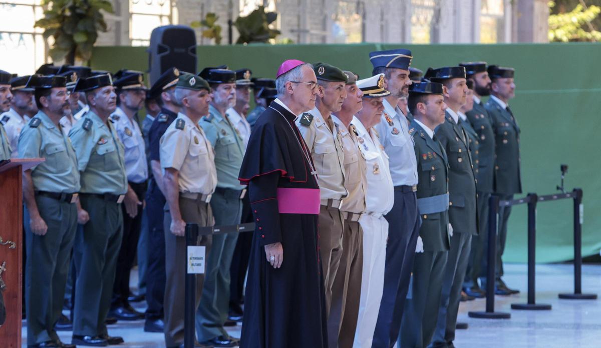 Toma de posesión de Francisco Poyato Sevillano como jefe de Comandancia de la Guardia Civil de Alicante