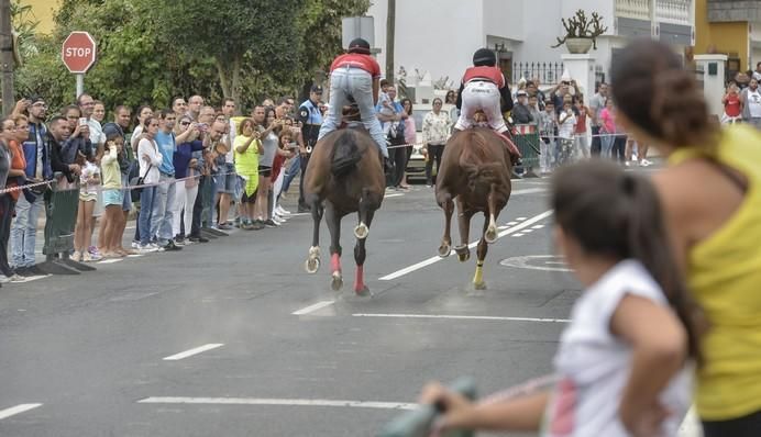 16/09/2017 TEROR. Carrera de caballos en la Avda. del Cabildo en Teror.  FOTO: J.PÉREZ CURBELO