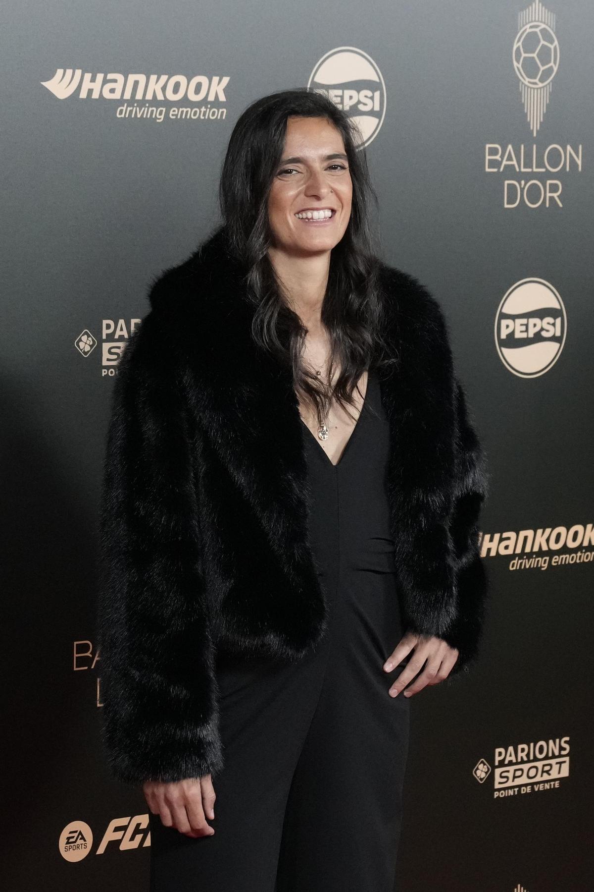 La entrenadora Filipa Santos Patao llega a la 68 edición de la Gala Balón de Oro en el Theatre du Chatelet en Paris. La entrenadora Filipa Santos Patao llega a la 68 edición de la Gala Balón de Oro en el Theatre du Chatelet en Paris.