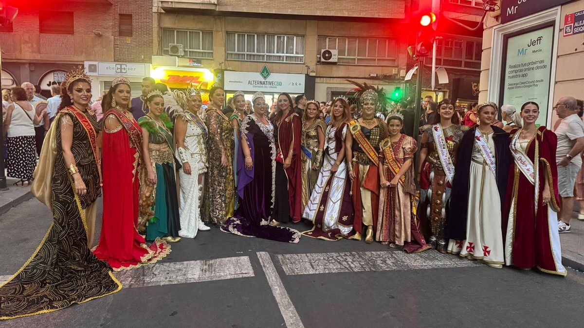 Moros y Cristianos toman Murcia para el Gran Desfile