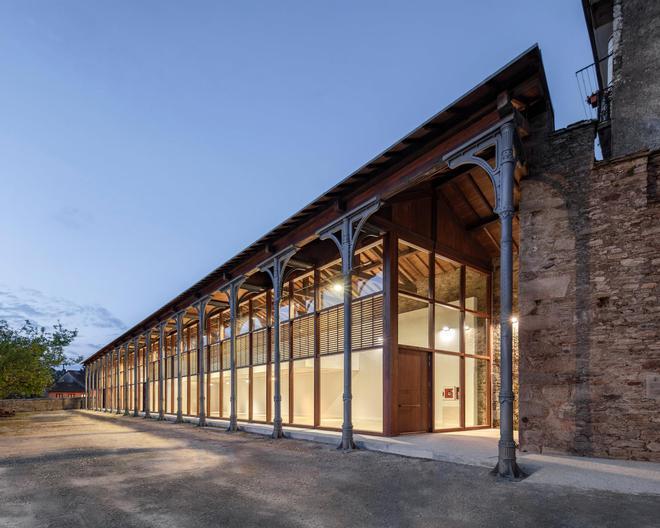 Restauración del pabellón historicista y el muro perimetral de San Martiño Pinario