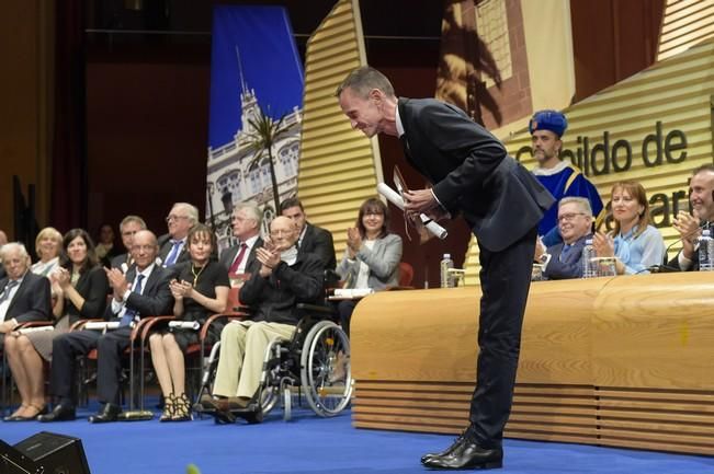 Entrega de Honores y Distinciones del Cabildo de ...