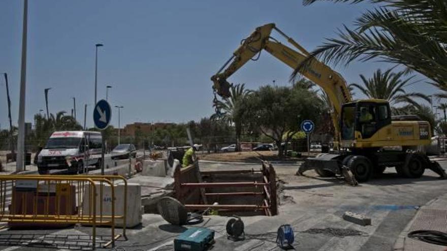 Vuelven a cerrar un tramo de la avenida de Santa Pola