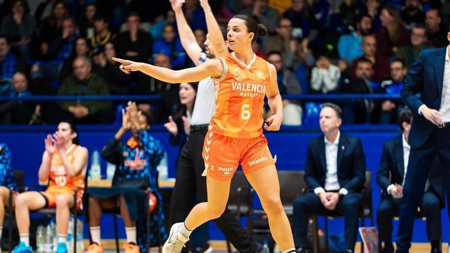 Elena Buenavida firma por la franquicia con más títulos en la WNBA