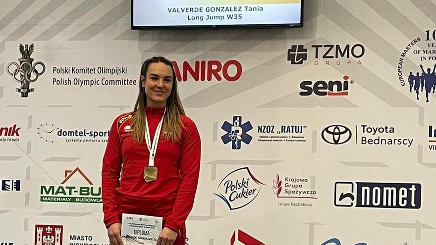 La policía portuaria de Vigo Tania Valverde se proclama campeona de Europa en salto de longitud
