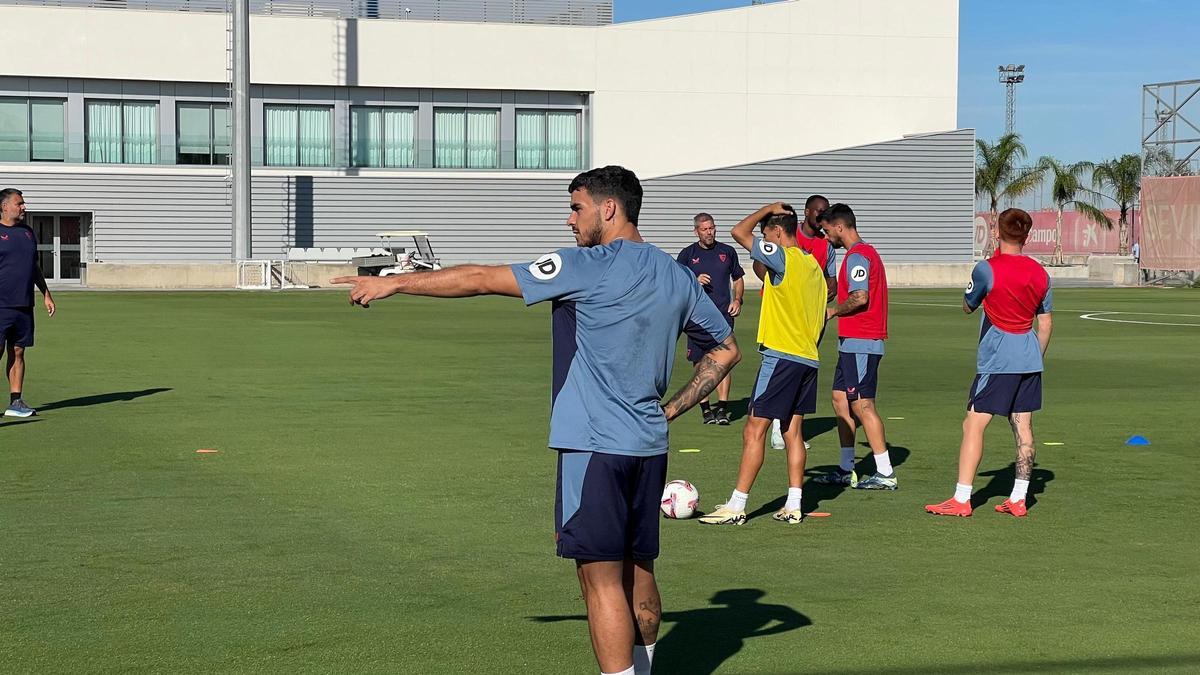 Entrenamiento del Sevilla FC a dos días de El Gran Derbi