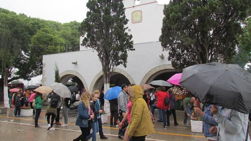 Benicarló vence a la lluvia y celebra Sant Gregori en su ermita