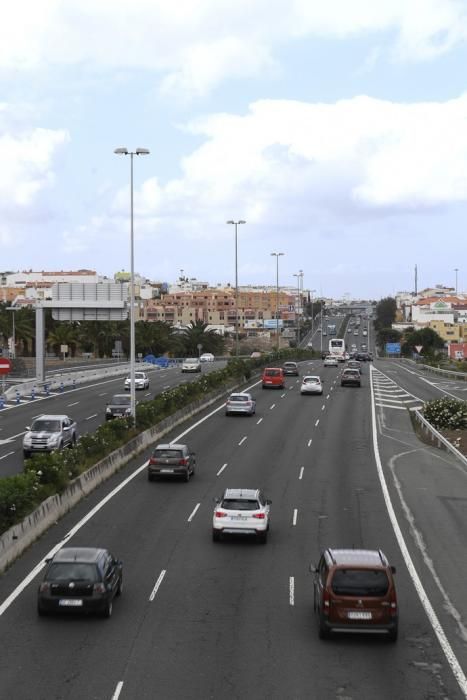 21-04-19 GRAN CANARIA.  AUTOPISTA GC-1. TELDE. Fotos de coches en la autopista. Colas en la autovía de la gente de regreso a casa del sur. Fotos: Juan Castro.  | 21/04/2019 | Fotógrafo: Juan Carlos Castro