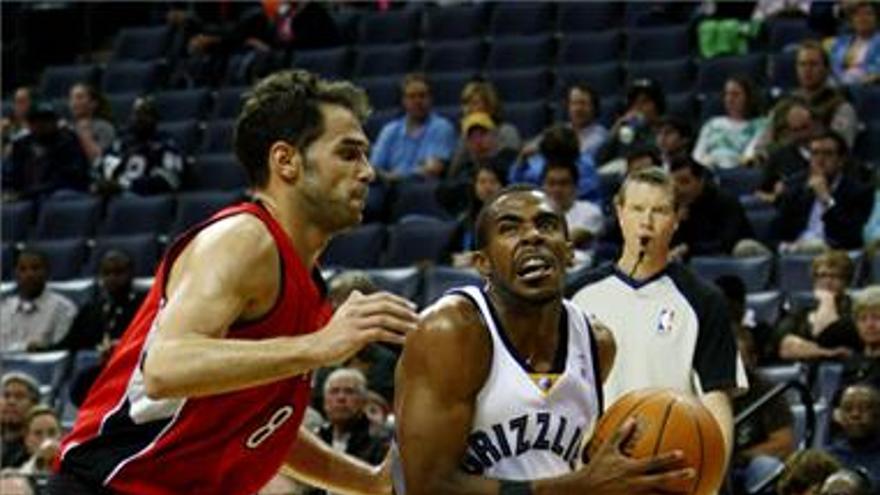 Marc Gasol vence a Calderón en el duelo español de la NBA