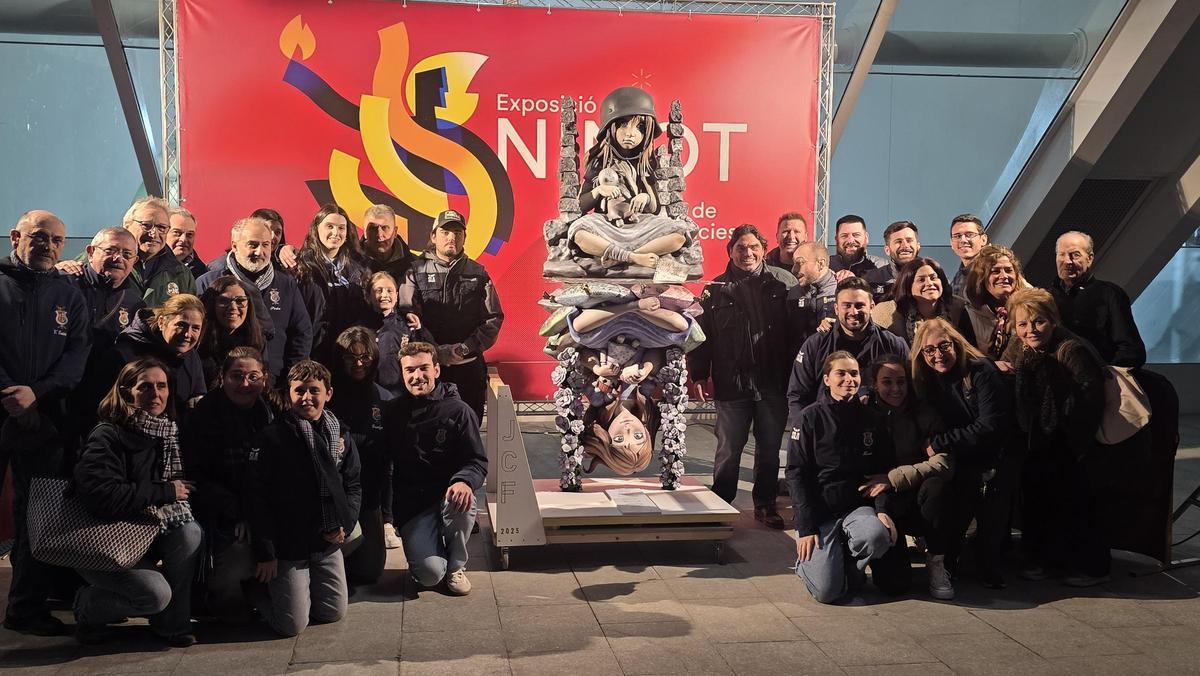 Entrega del ninot de Sueca-Literato Azorín