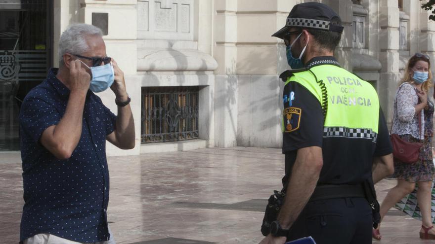 La Marina concentra el 40% de las multas por mascarillas