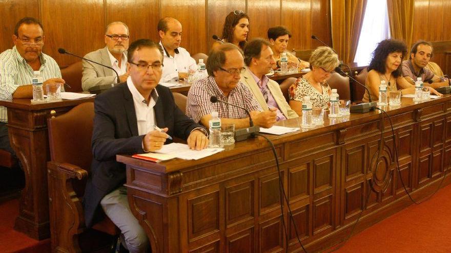 Los diputados del PSOE piden explicaciones a Prieto por la polémica en Fitur