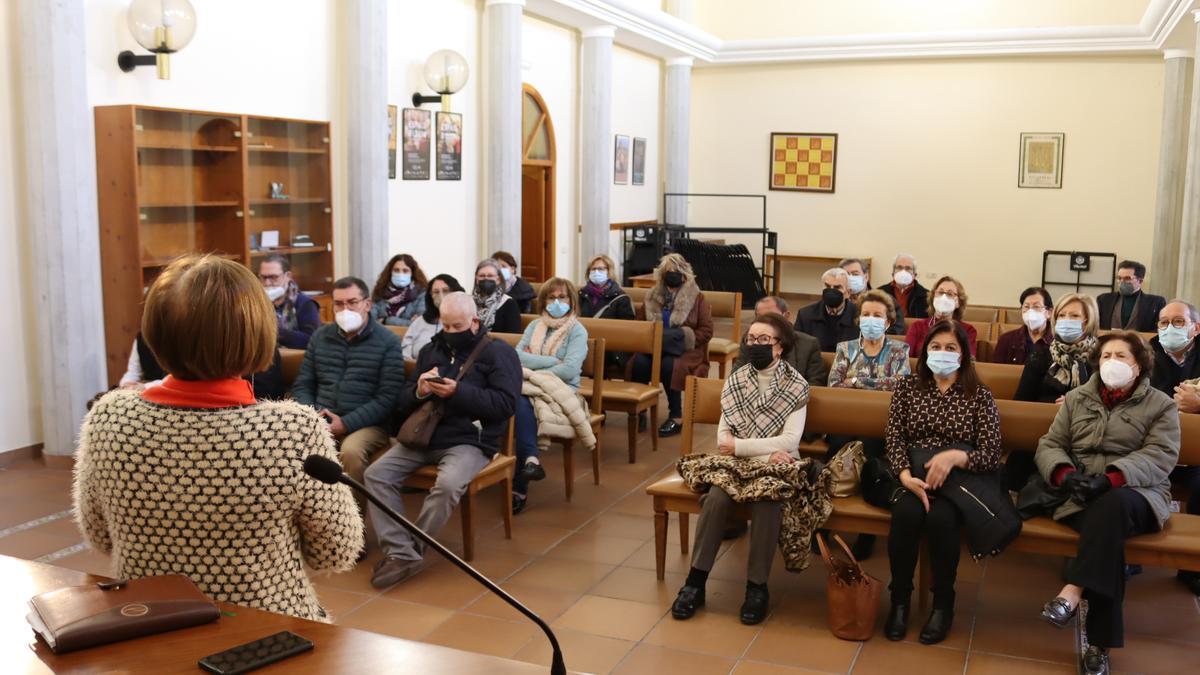 Royo se ha reunido con entidades de la ciudad que trabajan con personas de la tercera edad.