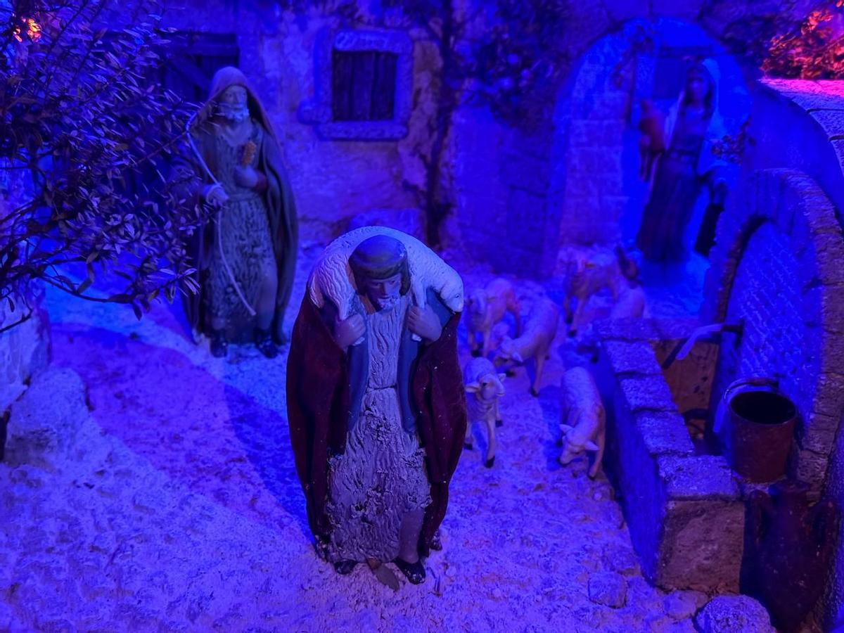 Los primeros premios del concurso de belenes de Cajasur 2024, en imágenes