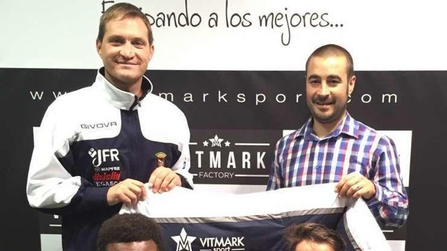 El CD Lalín adquiere nueva equipación en la tienda Vitmark