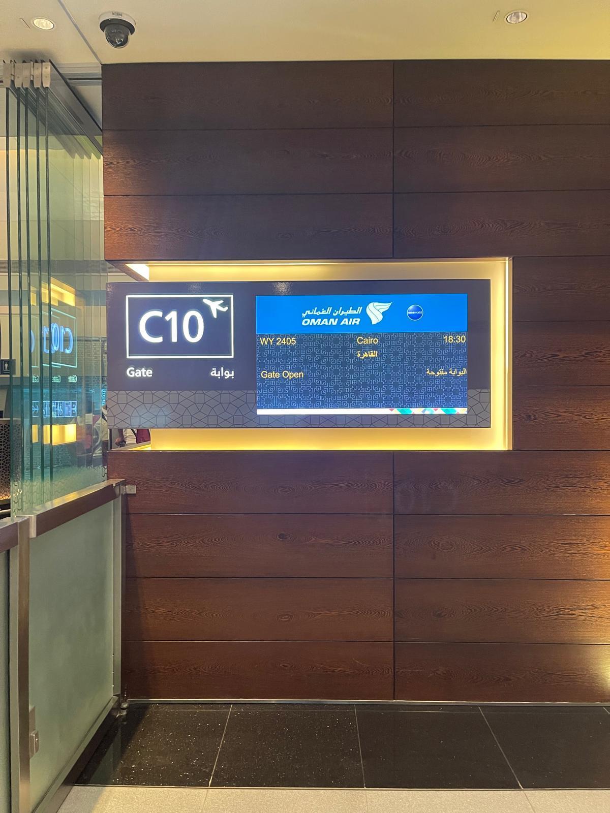 Espera desde Omán para coger el vuelo a El Cairo.