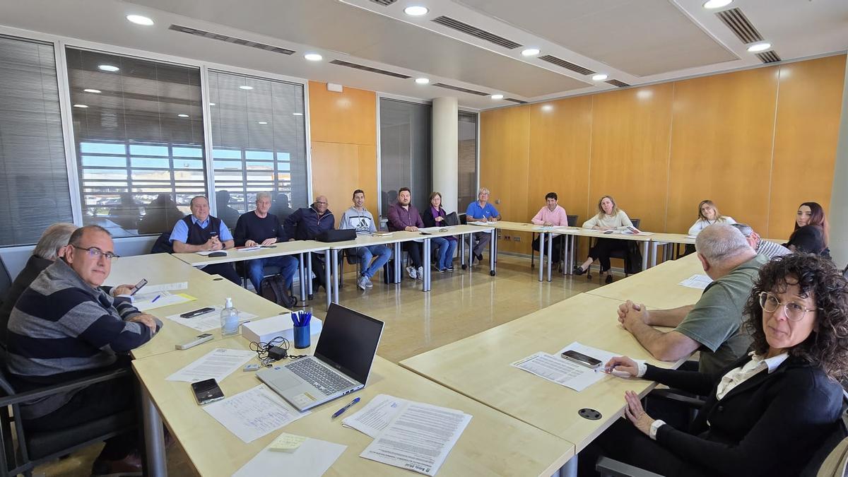 Representantes de la patronal y de los sindicatos, este lunes en la sede de Actm.