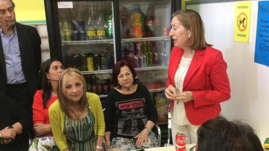 Ana Pastor la lía con su visita