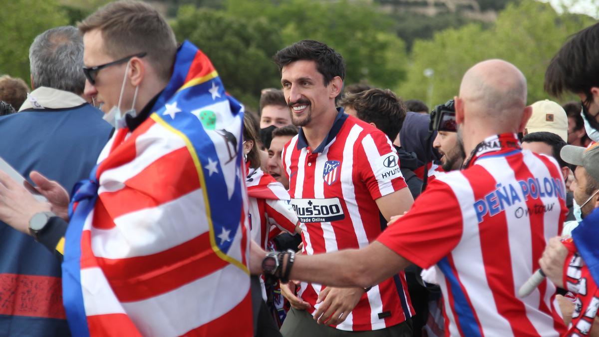 Savic celebrando el título con la afición