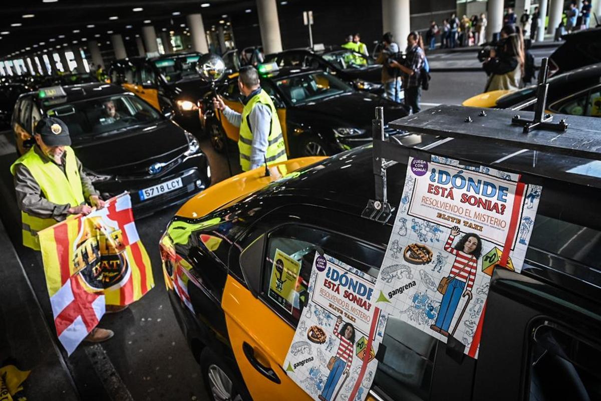 Protesta de taxis en el aeropuerto de Barcelona